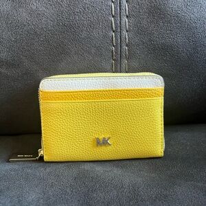 Michael Kors Yellow and White Card Holder